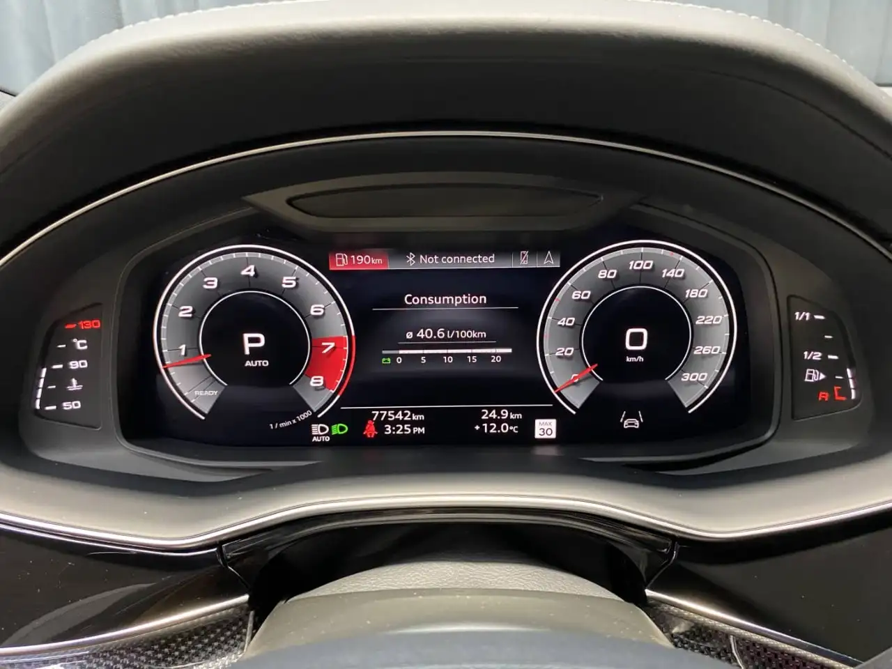 Audi SQ8 - Image 12