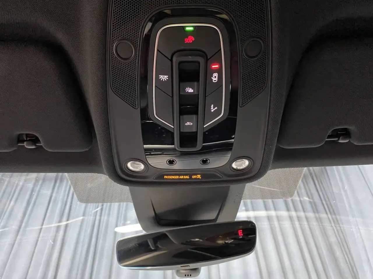 Audi SQ8 - Image 21