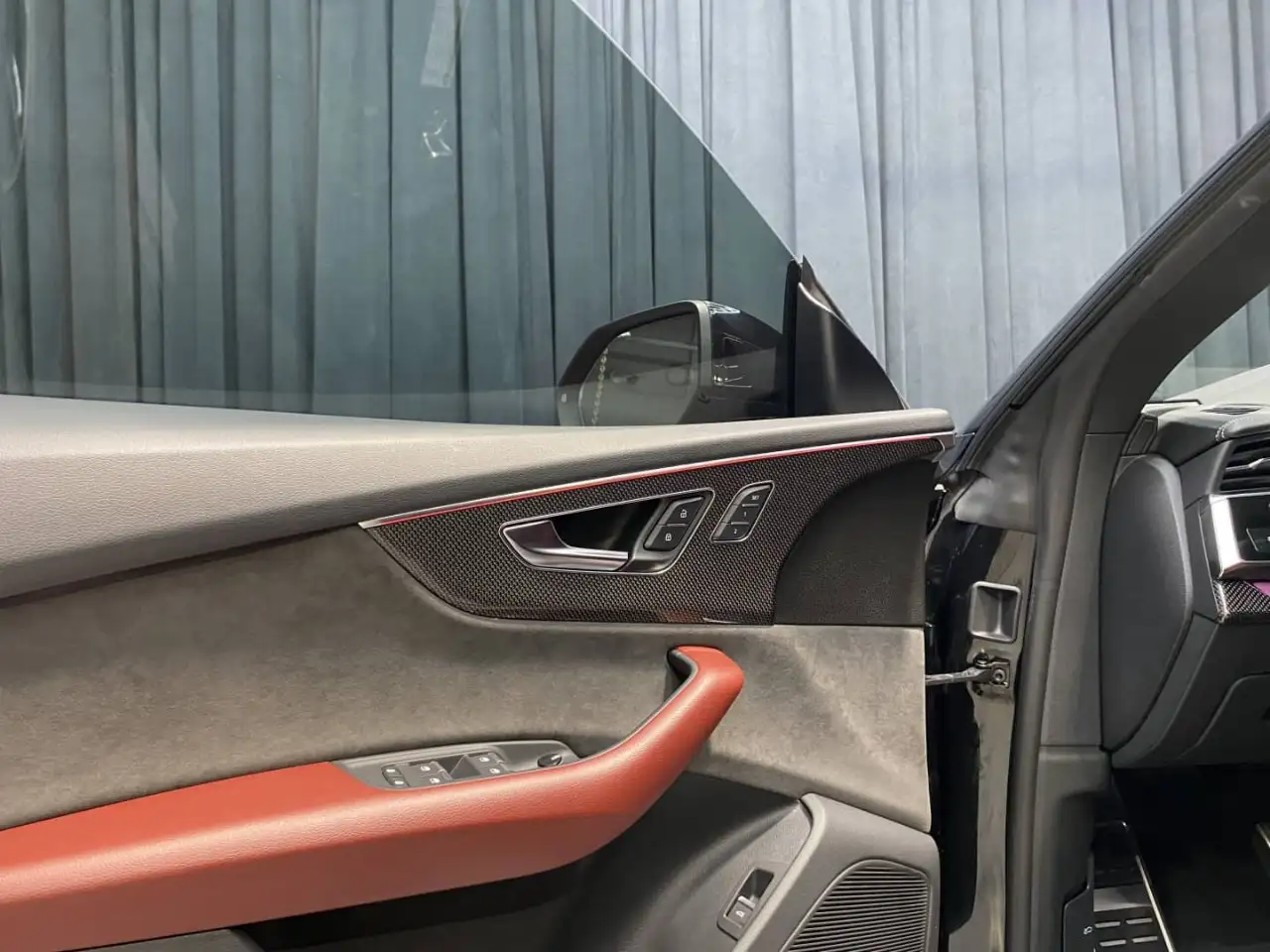 Audi SQ8 - Image 18