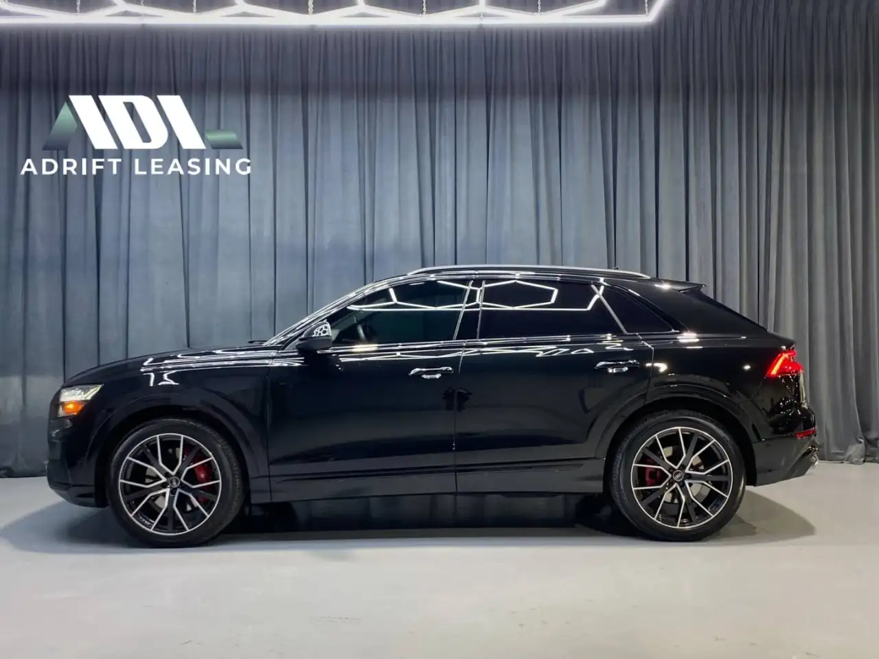 Audi SQ8 - Image 8