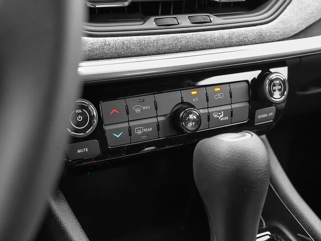 Jeep Compass - Image 25