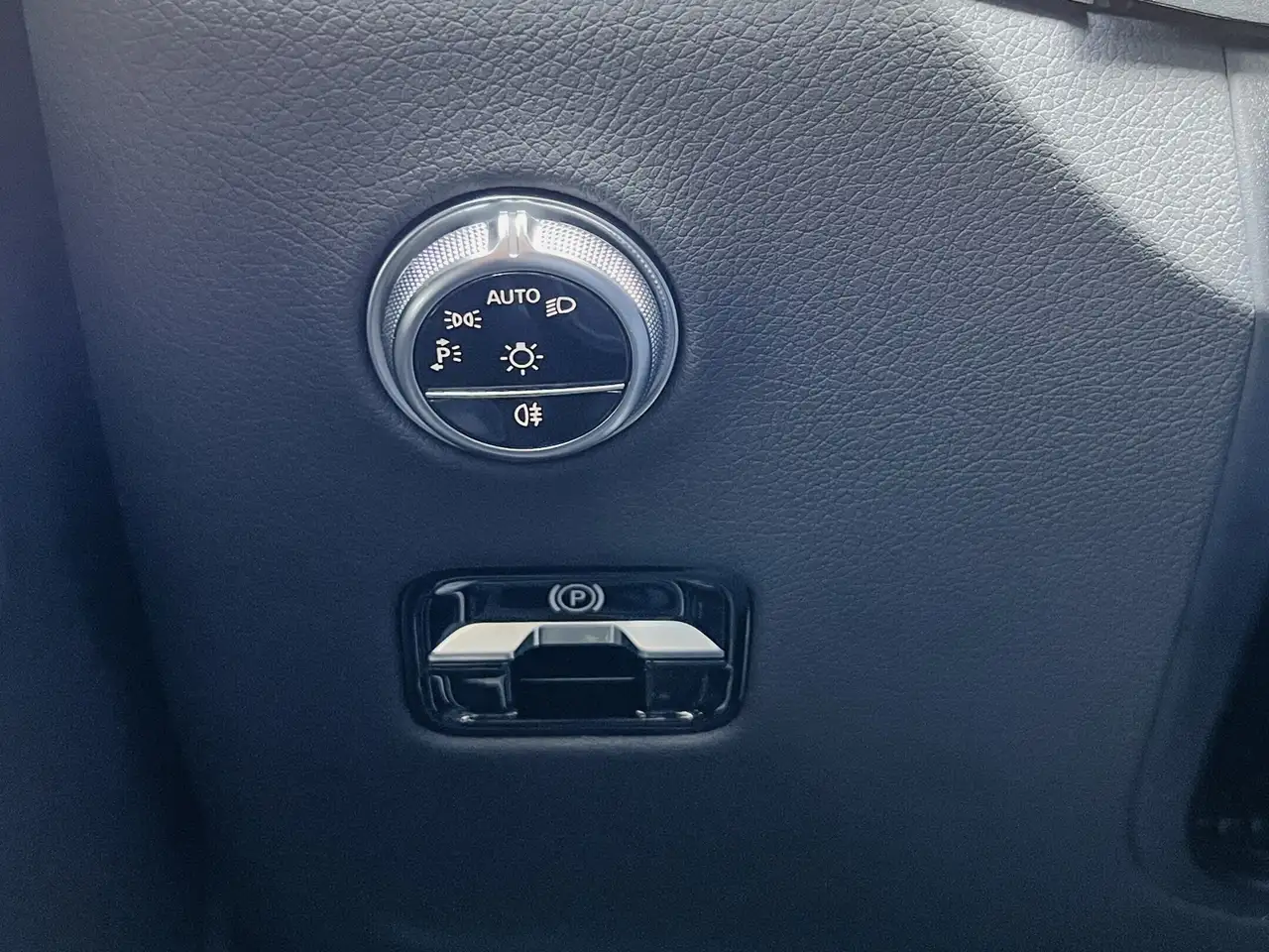 Mercedes-Benz GLC - Image 29