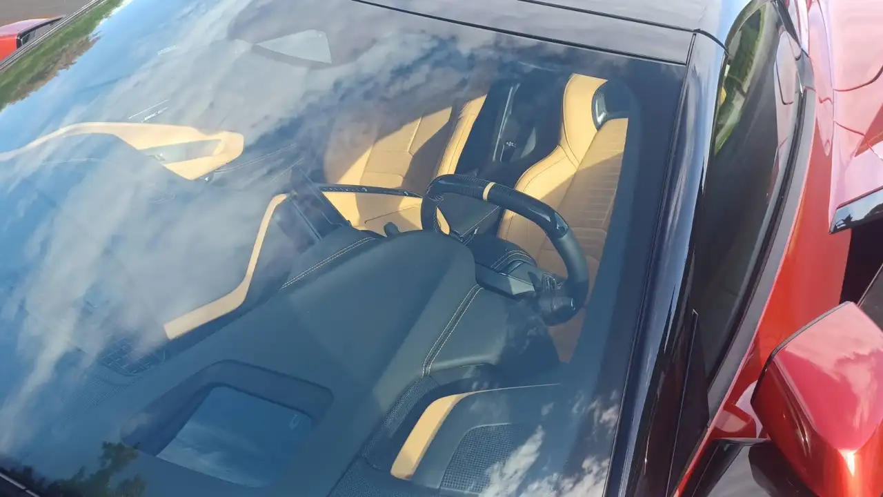 Chevrolet Corvette - Image 22