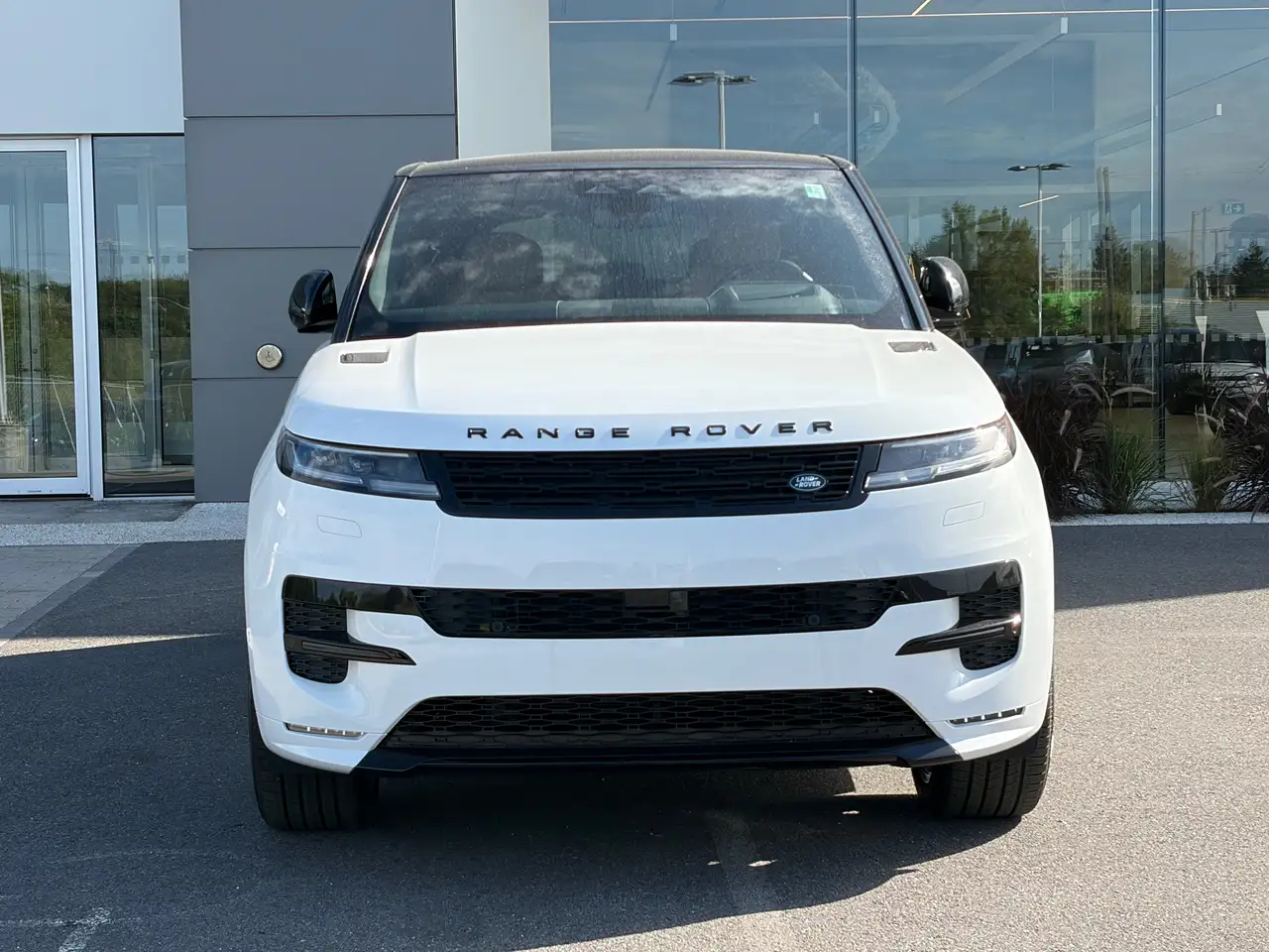 Land Rover Range Rover Sport - Image 2