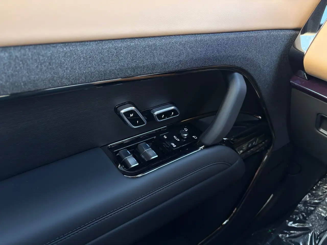Land Rover Range Rover Sport - Image 11