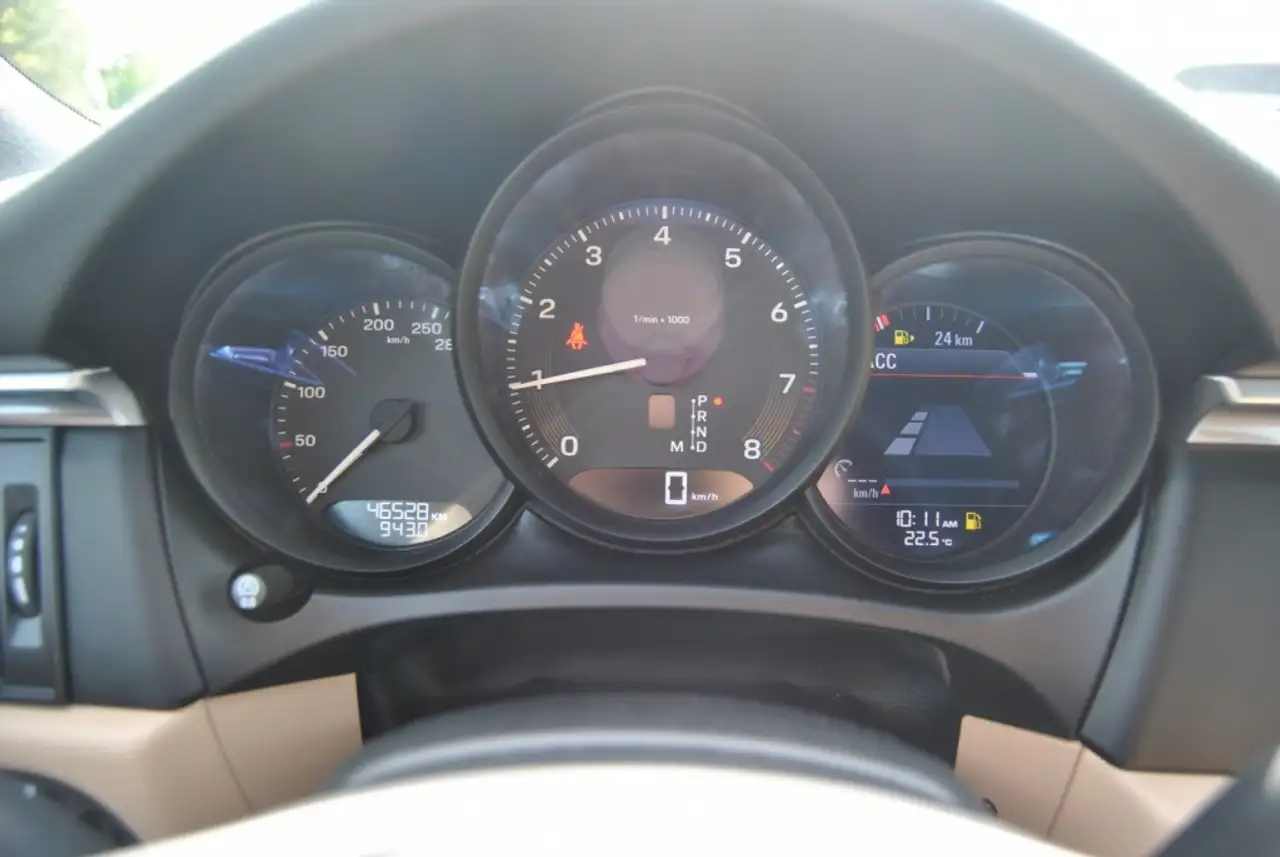 Porsche Macan - Image 15