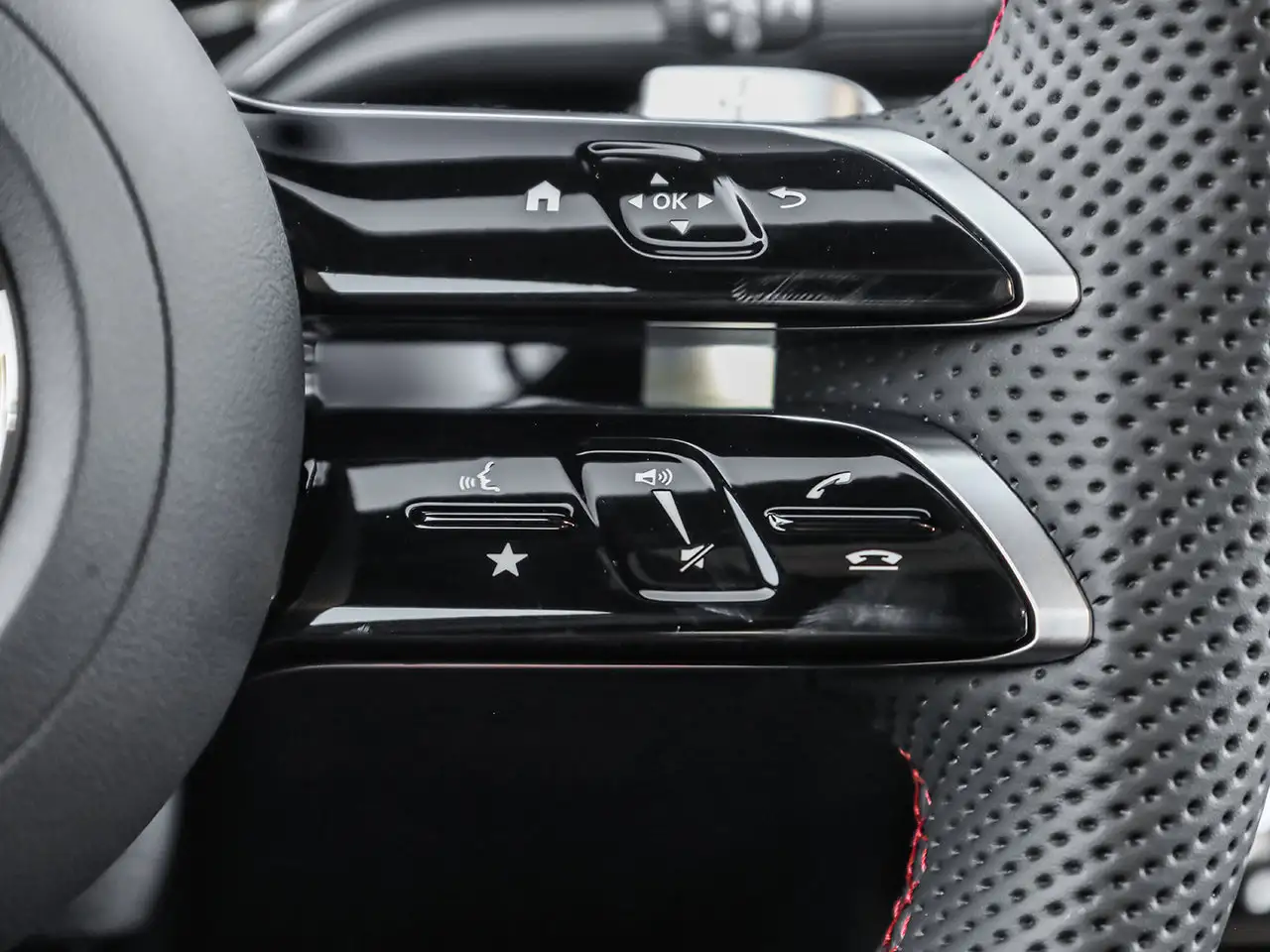 Mercedes-Benz GLA - Image 21