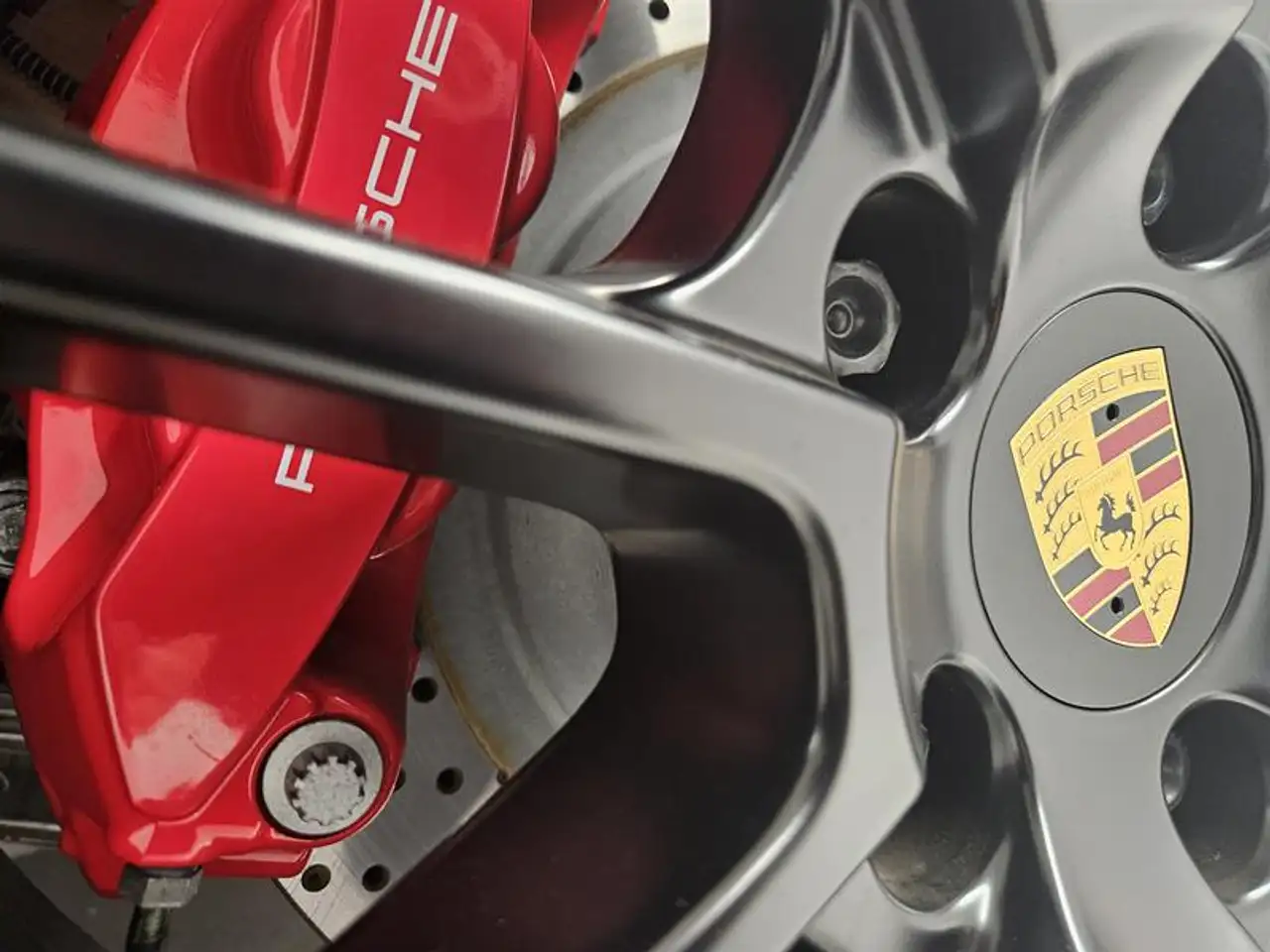Porsche 718 Cayman - Image 37