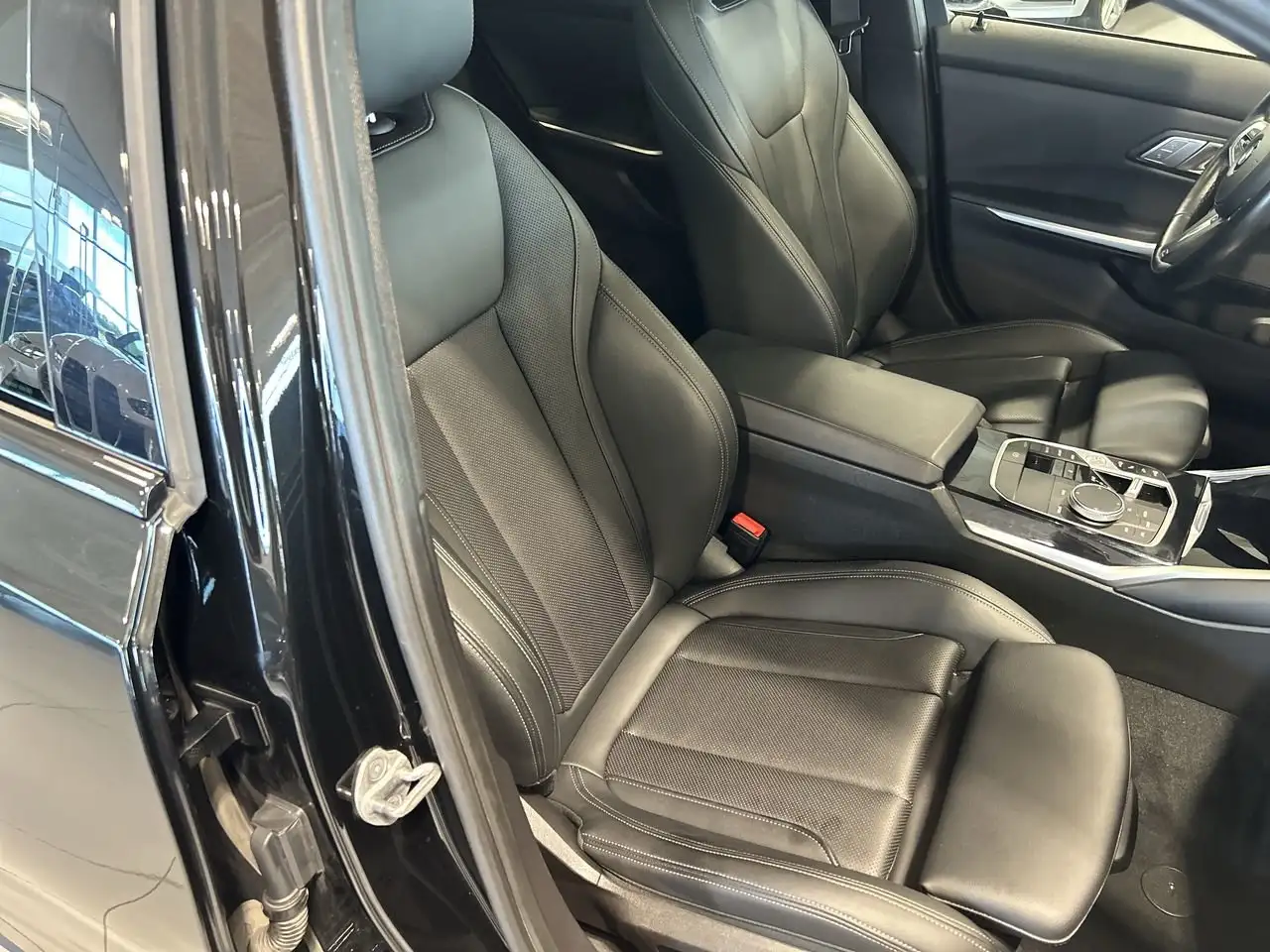 BMW 3 Series - Image 33