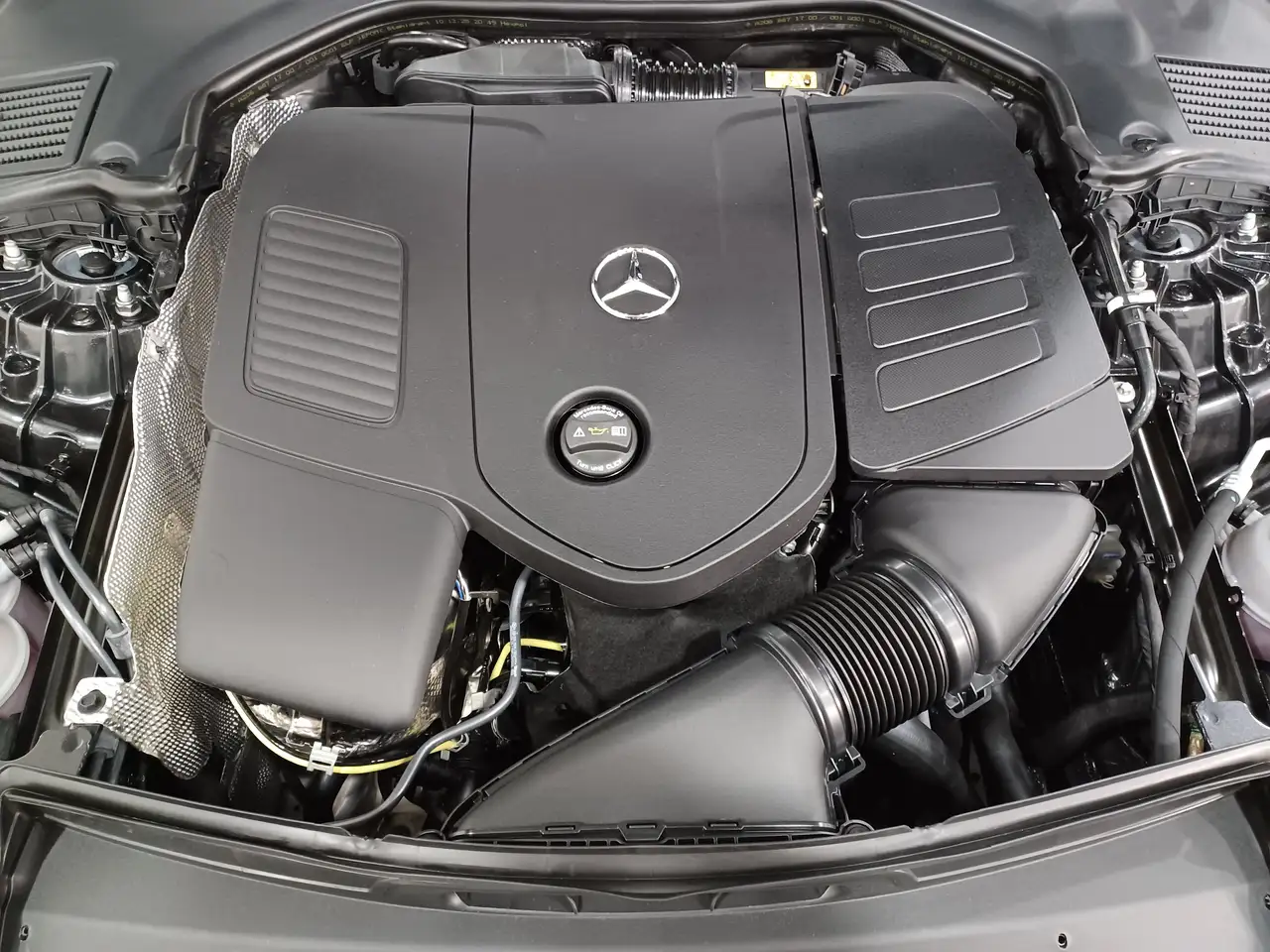Mercedes-Benz C-Class - Image 20