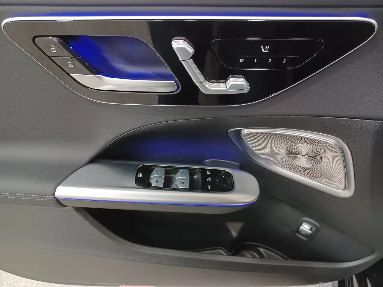 Mercedes-Benz C-Class - Image 16