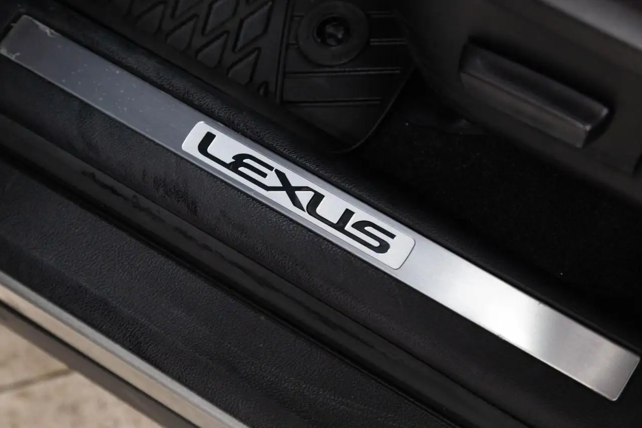 Lexus RX 350 - Image 16