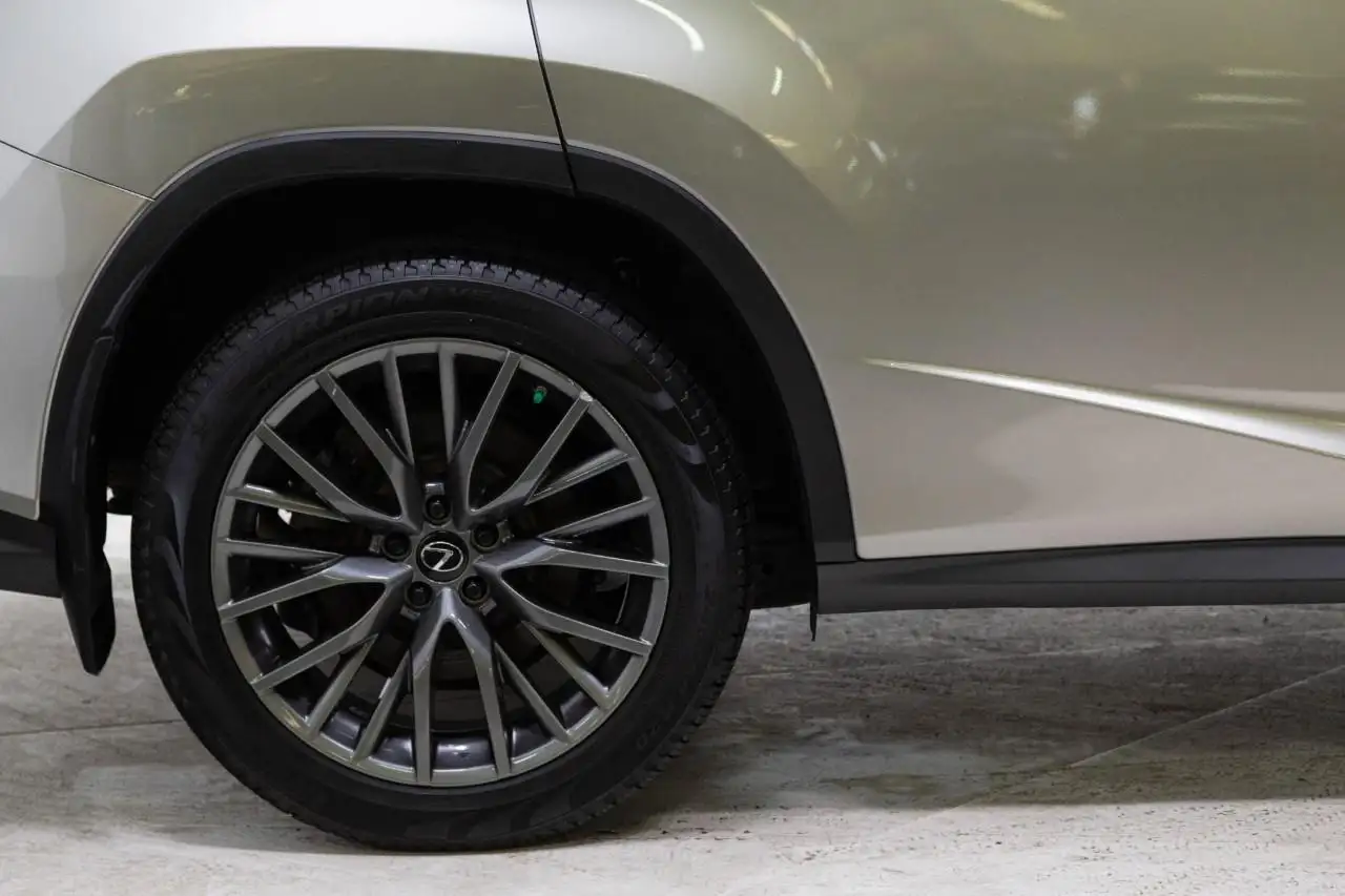 Lexus RX 350 - Image 13