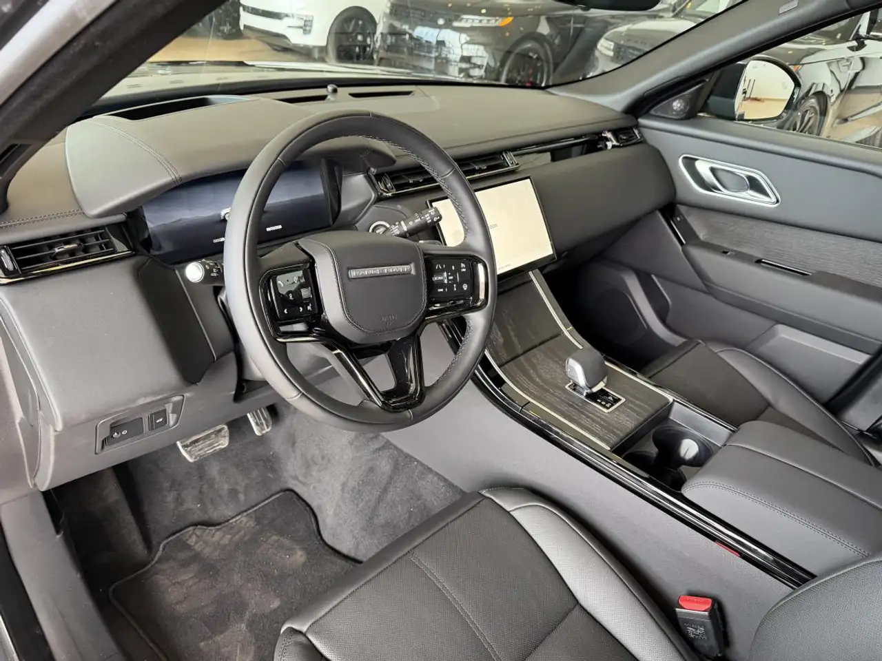 Land Rover Range Rover Velar - Image 9