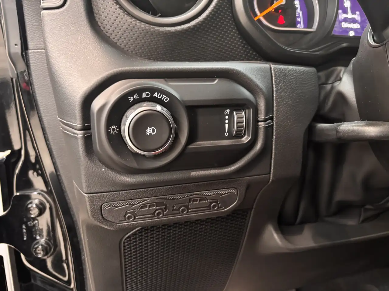 Jeep Wrangler - Image 19