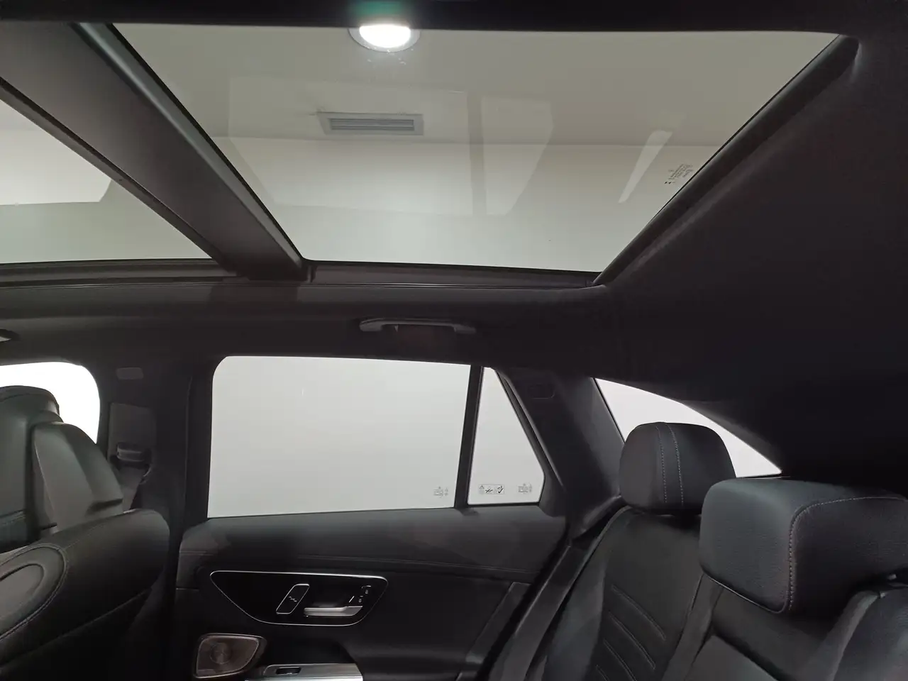 Mercedes-Benz GLC - Image 18