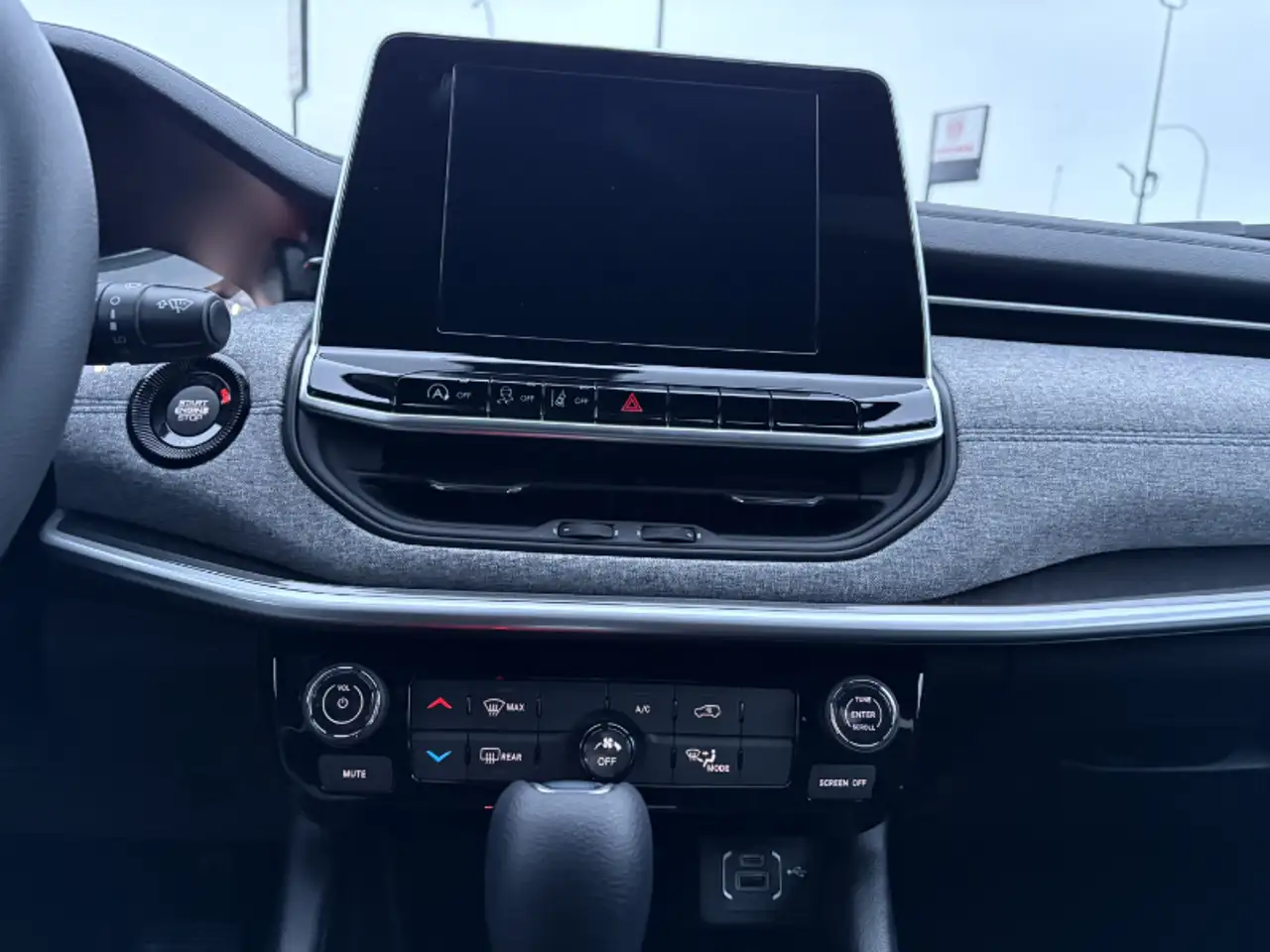 Jeep Compass - Image 17