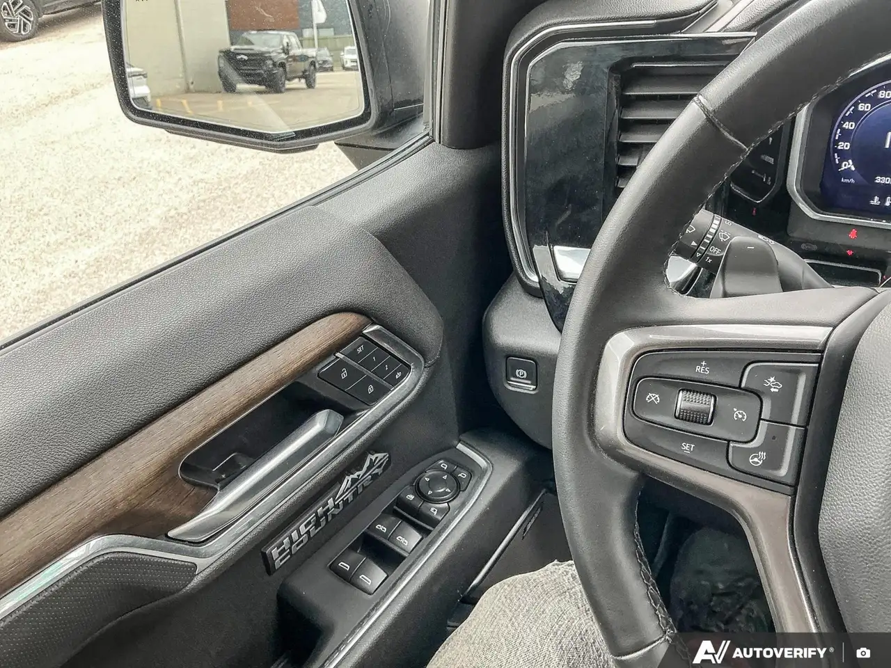 Chevrolet Silverado 1500 - Image 18