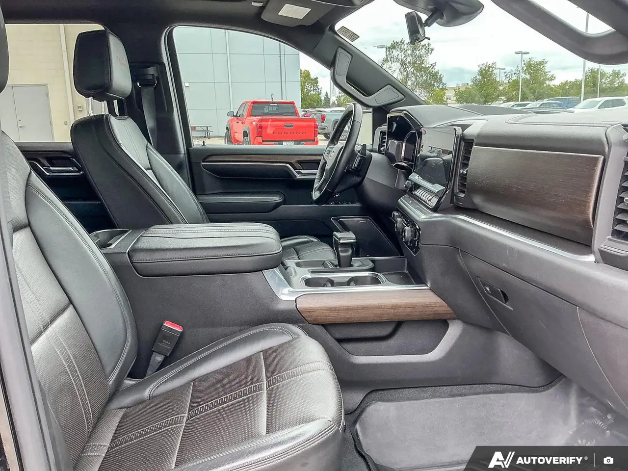 Chevrolet Silverado 1500 - Image 23