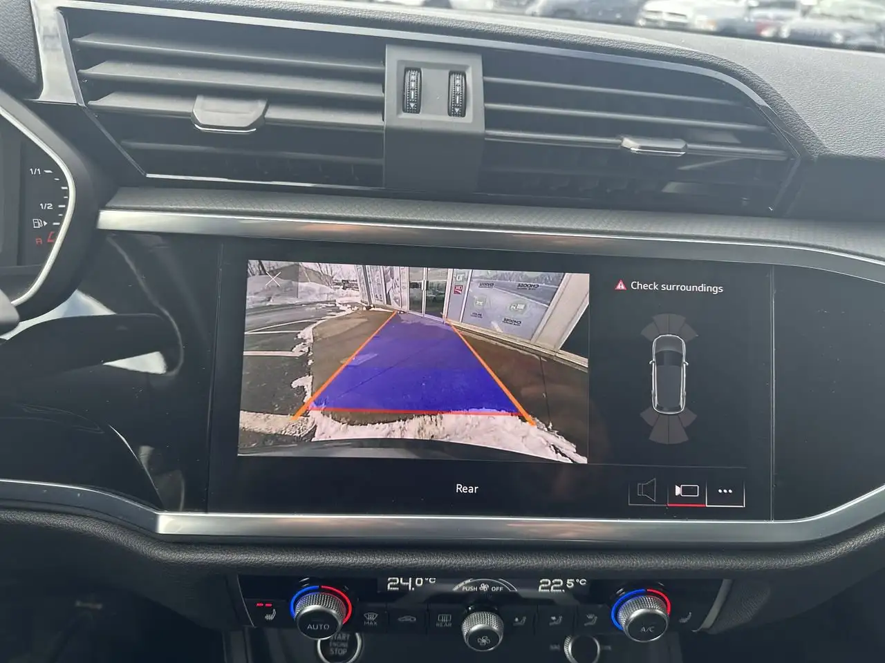 Audi Q3 - Image 18