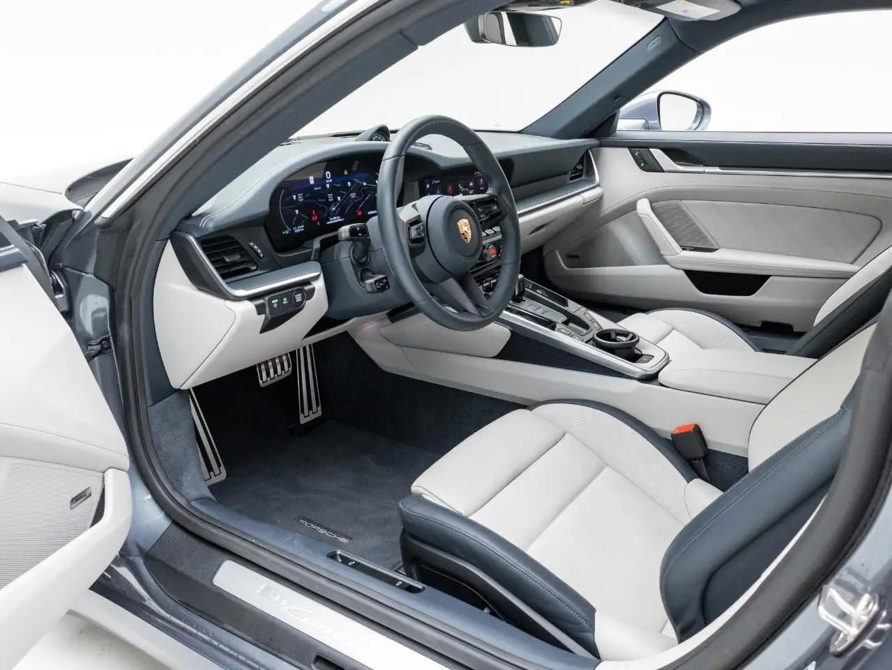 Porsche 911 - Image 14