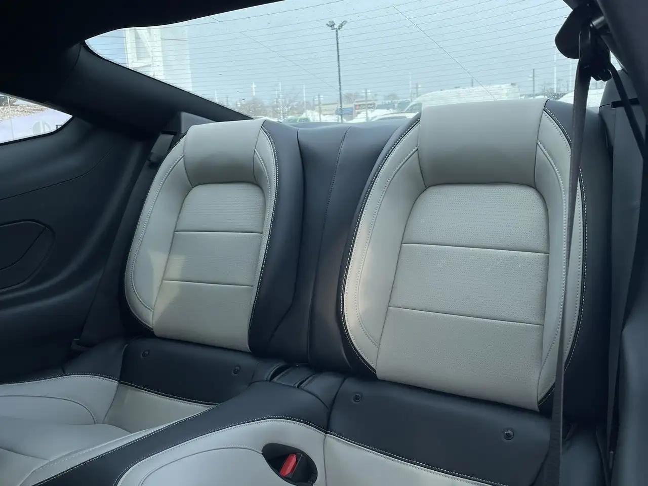 Ford Mustang - Image 30