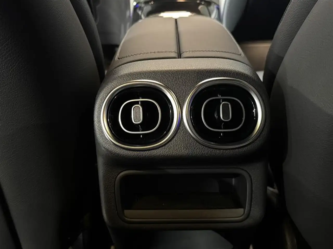 Mercedes-Benz GLC - Image 25