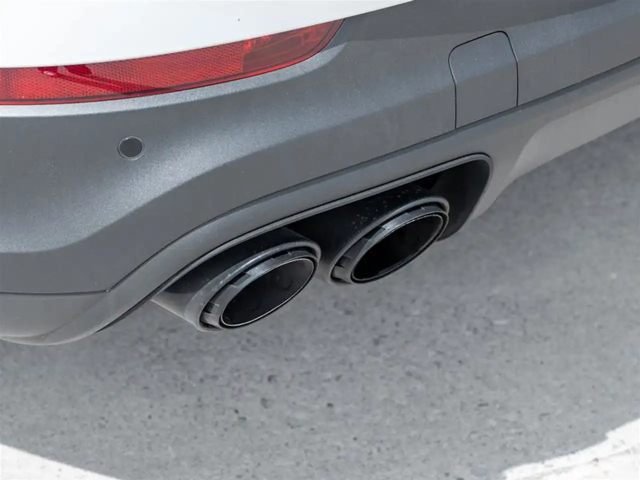 Porsche Cayenne - Image 11