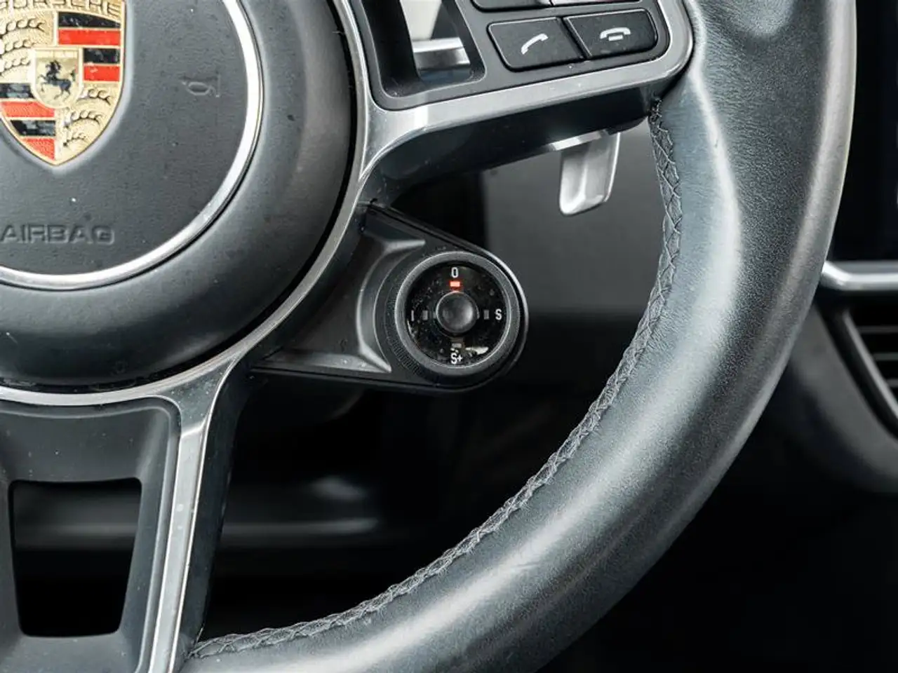 Porsche Cayenne - Image 22