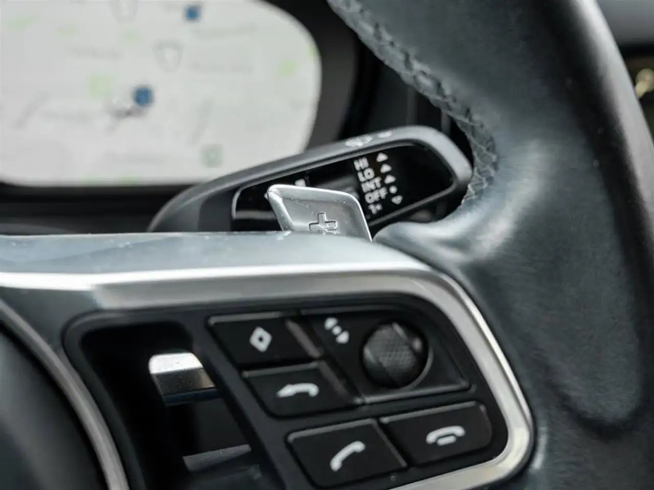Porsche Cayenne - Image 21