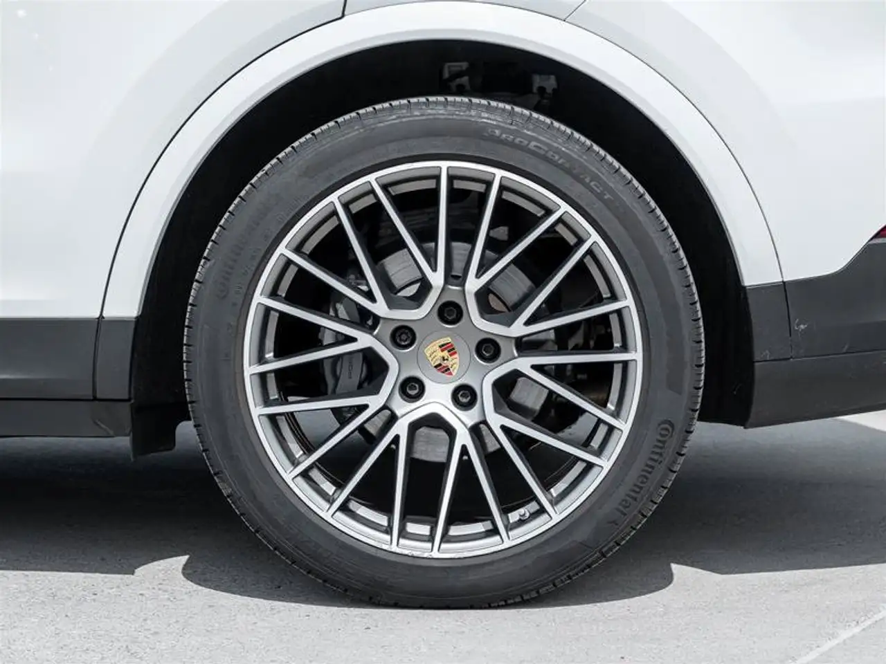 Porsche Cayenne - Image 10