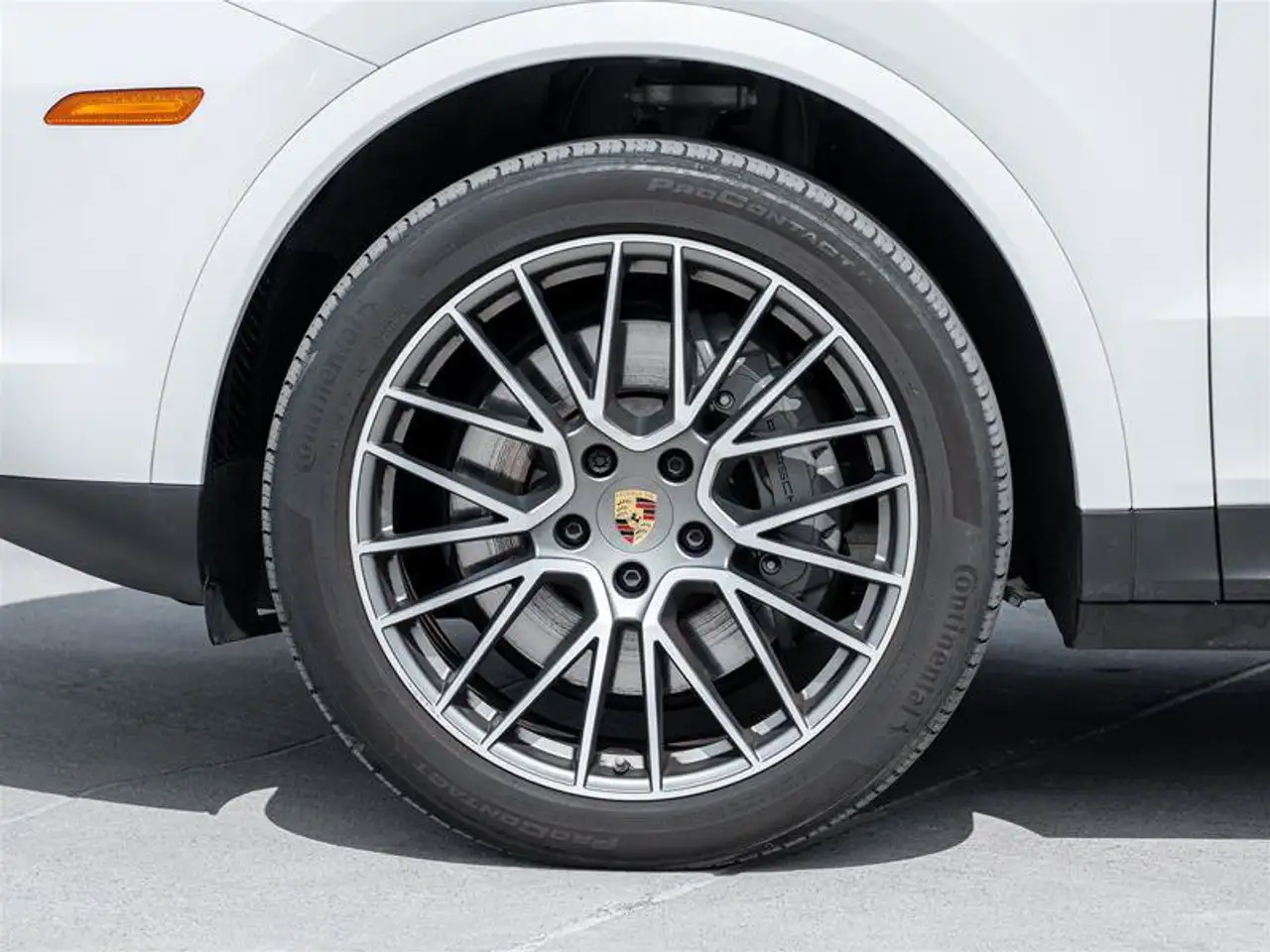 Porsche Cayenne - Image 13