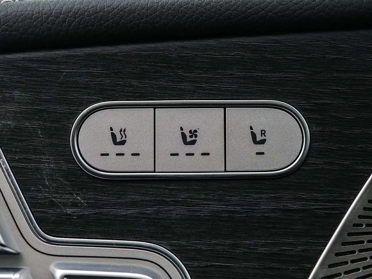 Mercedes-Benz GLE - Image 21