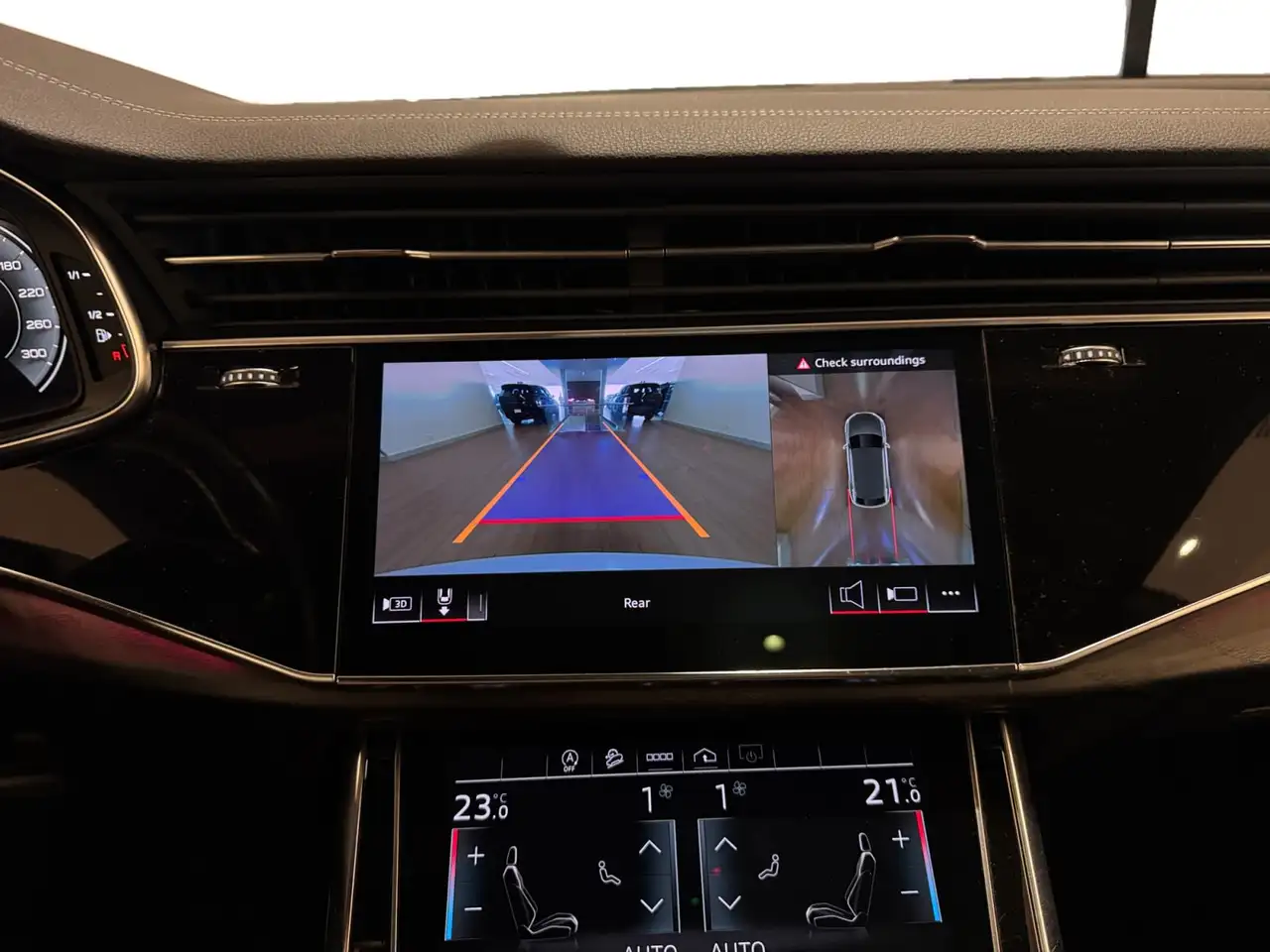 Audi Q8 - Image 24