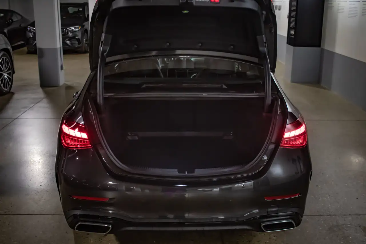 Mercedes-Benz C-Class - Image 8