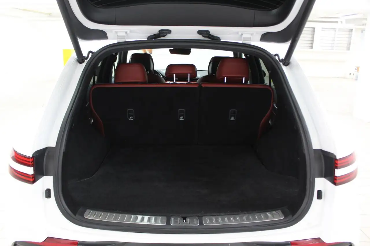 Genesis GV70 - Image 8