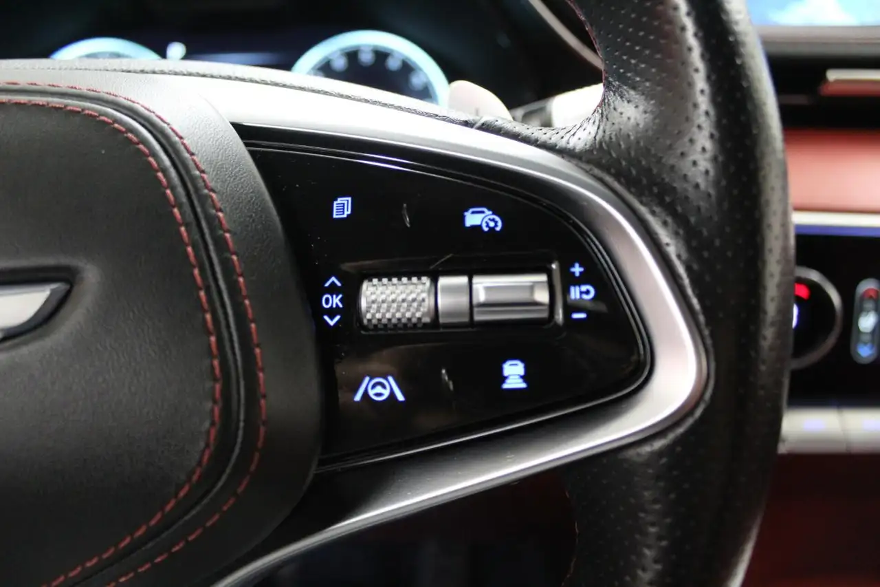 Genesis GV70 - Image 14