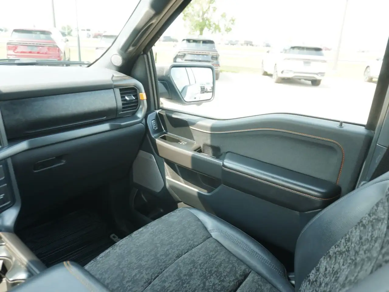 Ford F-150 - Image 12