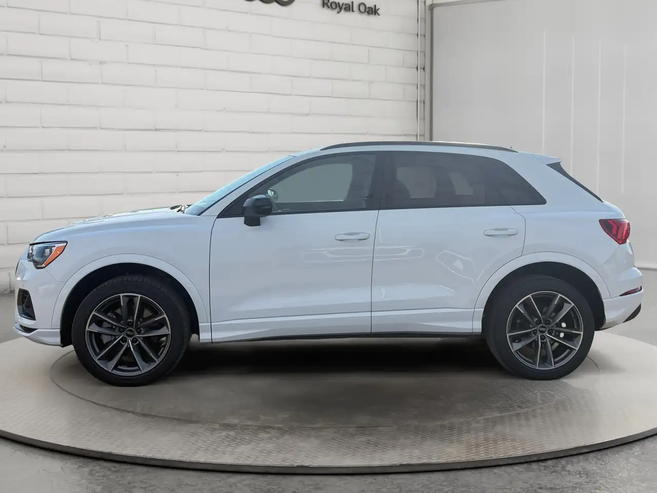 Audi Q3 - Image 8