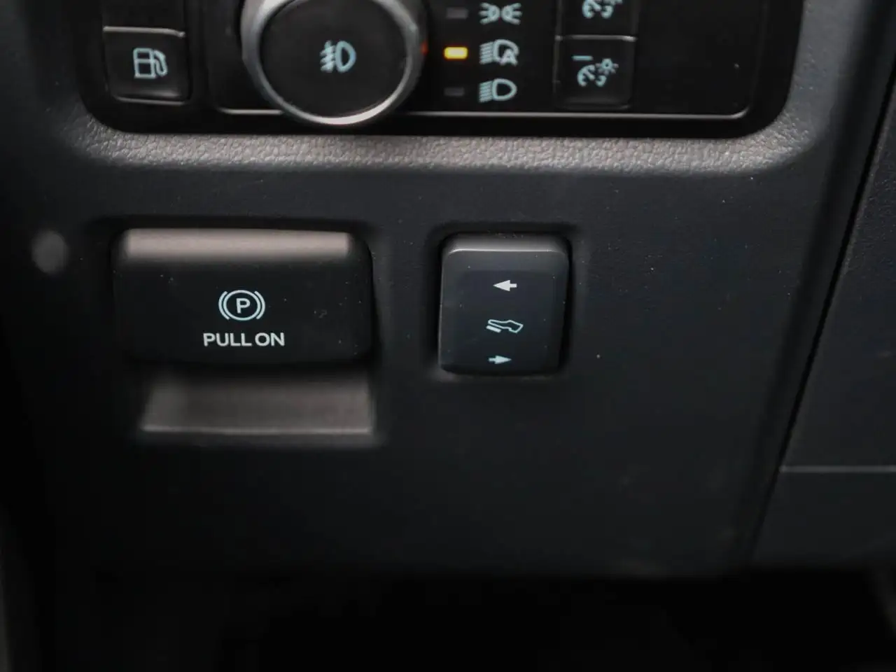 Ford F-150 - Image 23