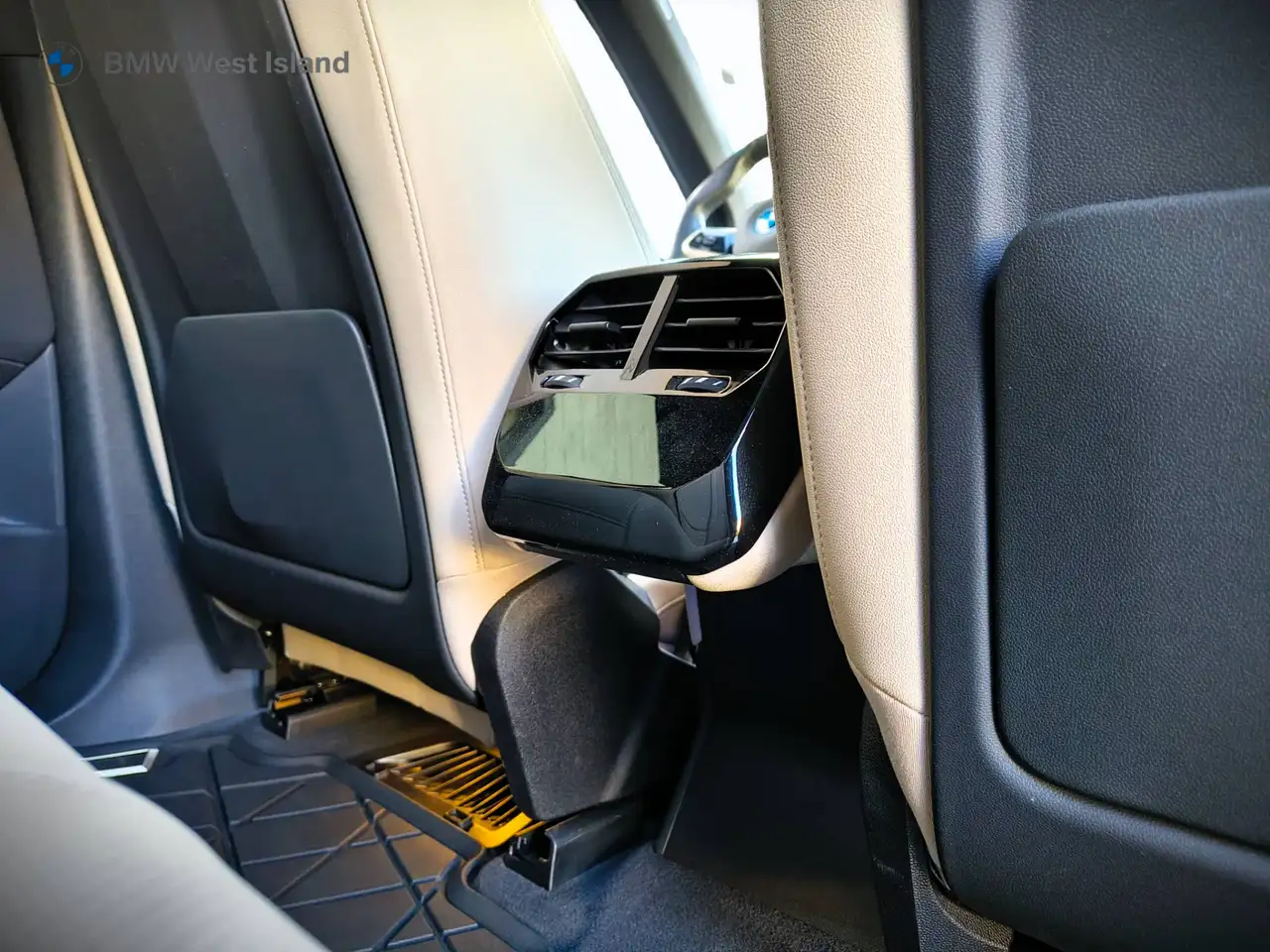 BMW iX - Image 25