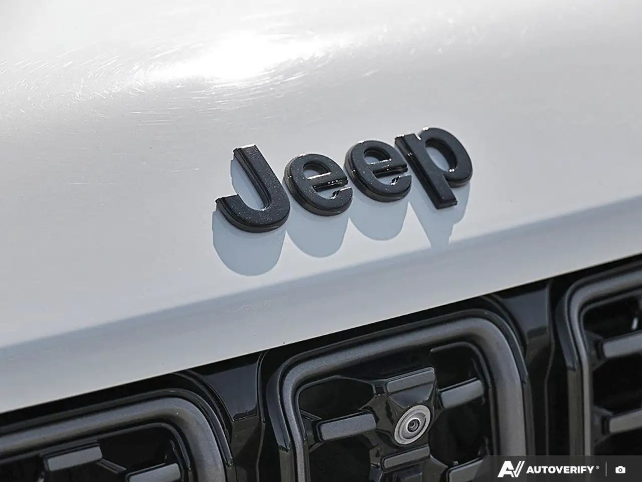 Jeep Grand Cherokee - Image 12