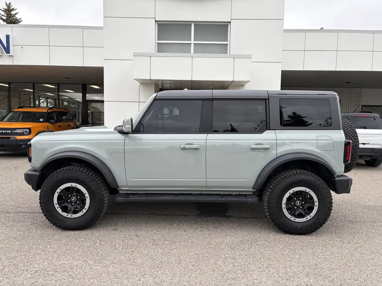 Ford Bronco - Image 7