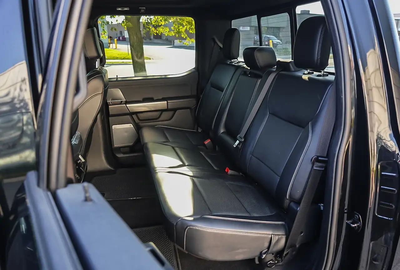 Ford F-150 - Image 25