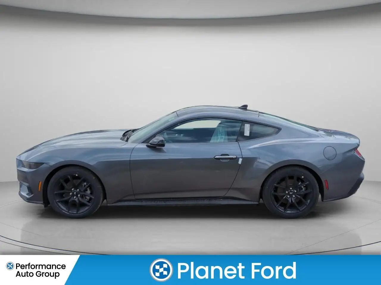 Ford Mustang - Image 8