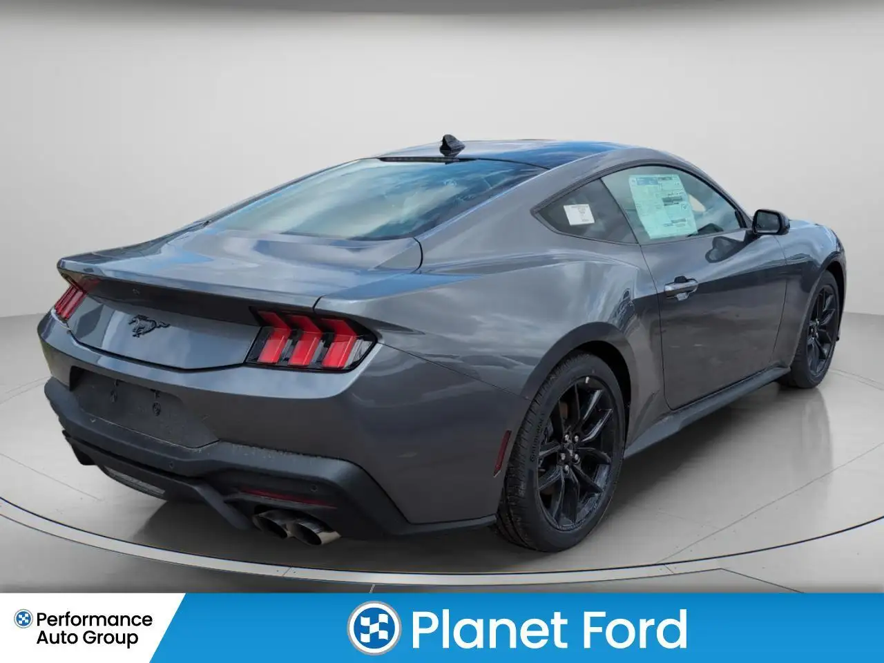 Ford Mustang - Image 5
