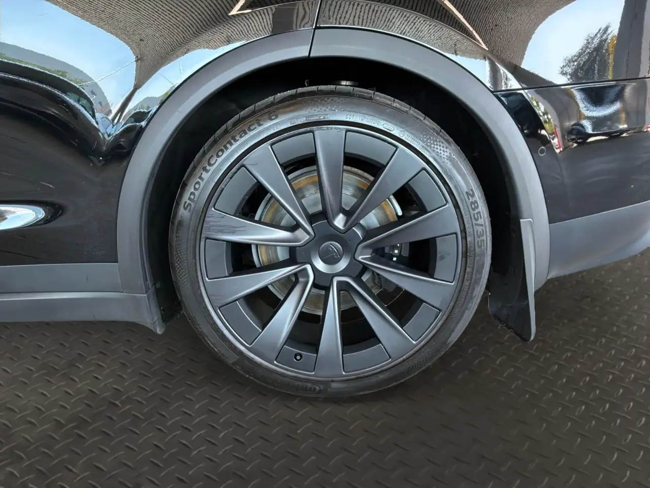 Tesla Model X - Image 9