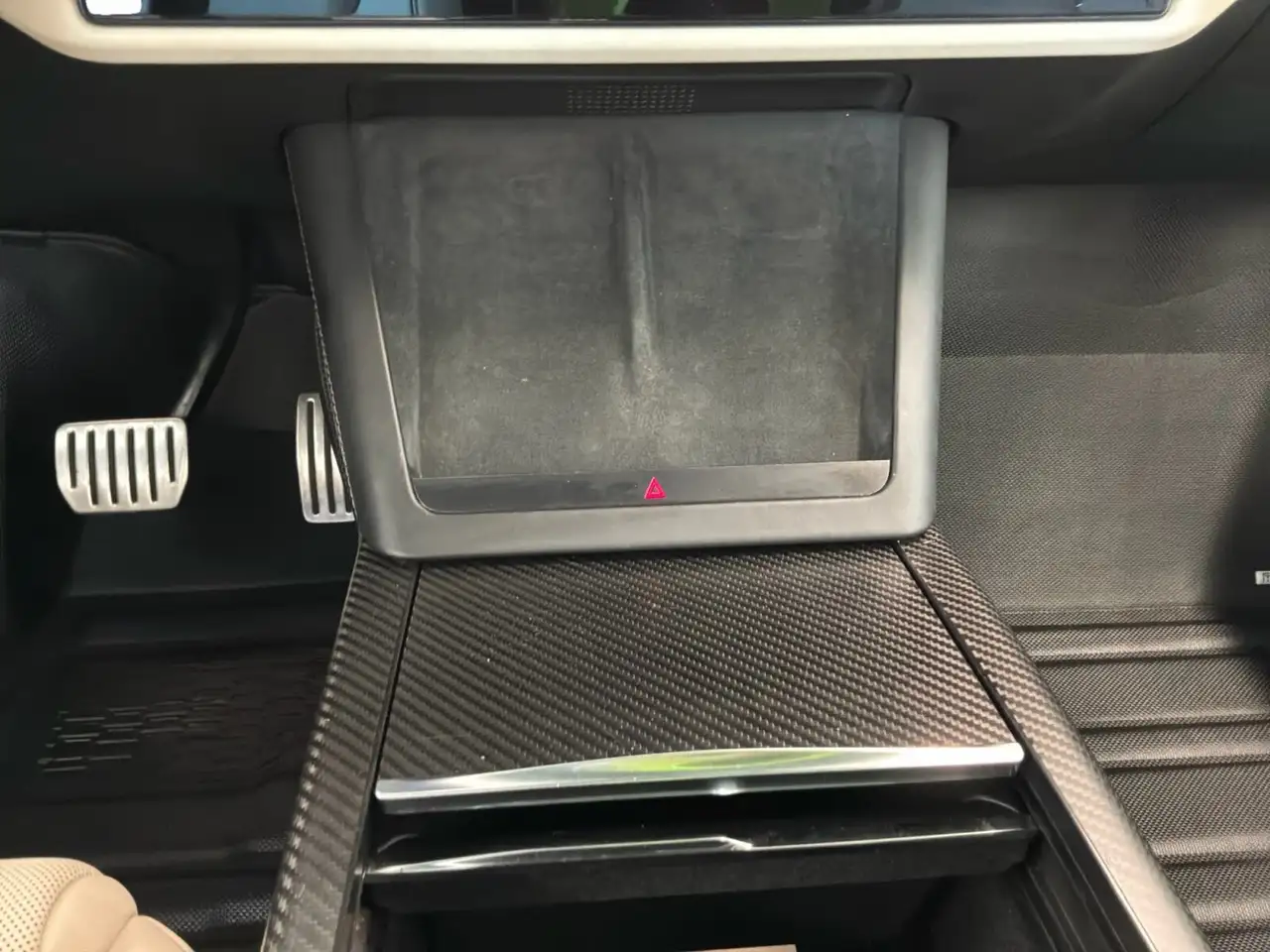 Tesla Model X - Image 22