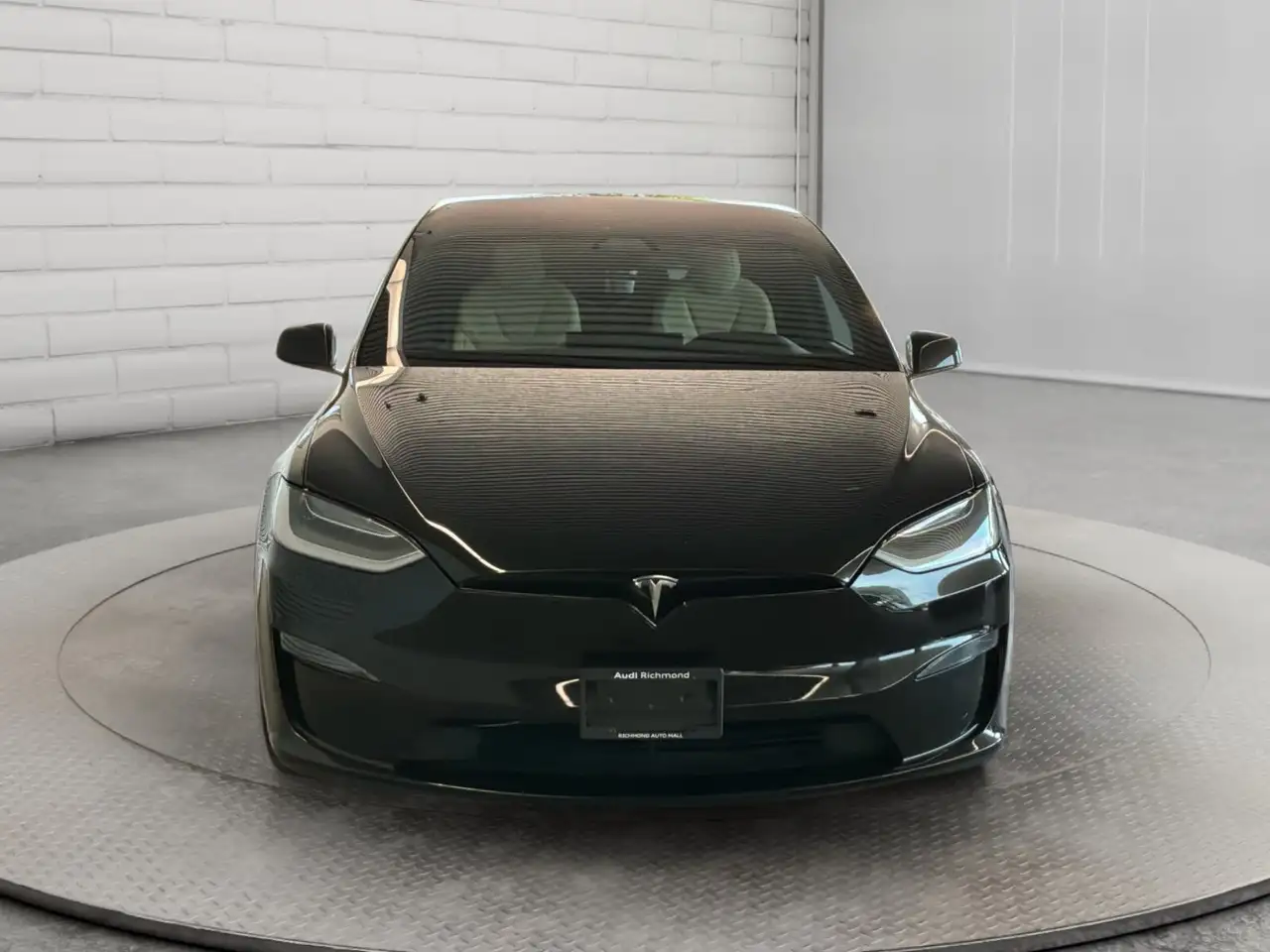 Tesla Model X - Image 2