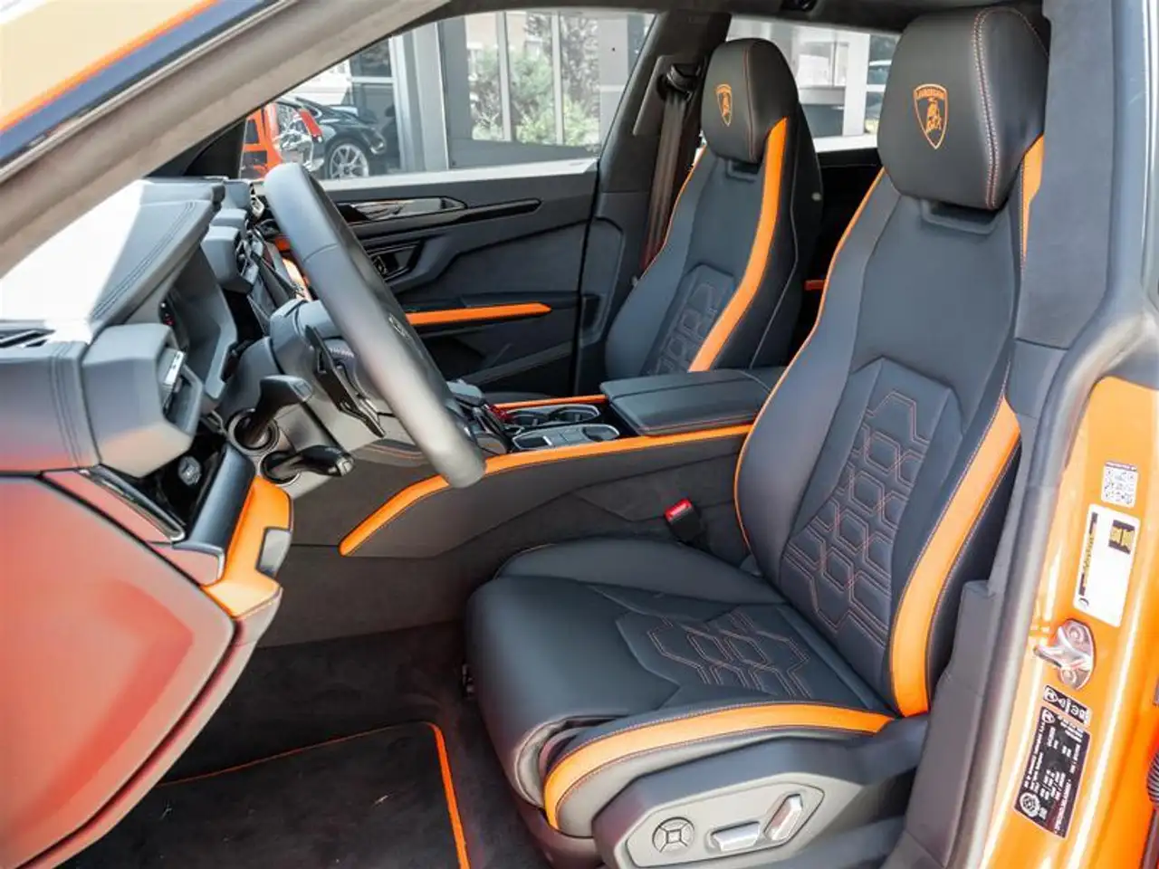 Lamborghini Urus - Image 23